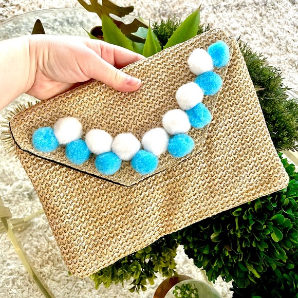 Bumble Bee Pom Pom Straw Clutch - Picture 8 of 9